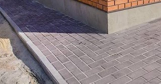 Укладка плитки на отмостку: Цена от 816 руб. в Белебее от ТротуарнаяПлитка