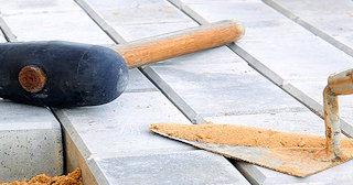 Профессиональная укладка тротуарной брусчатки в Белебее в октябре