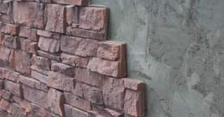 Качественная отделка цоколя фундамента снаружи в Белебее в октябре