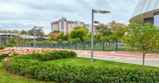 Профессиональное озеленение улиц в Белебее в октябре